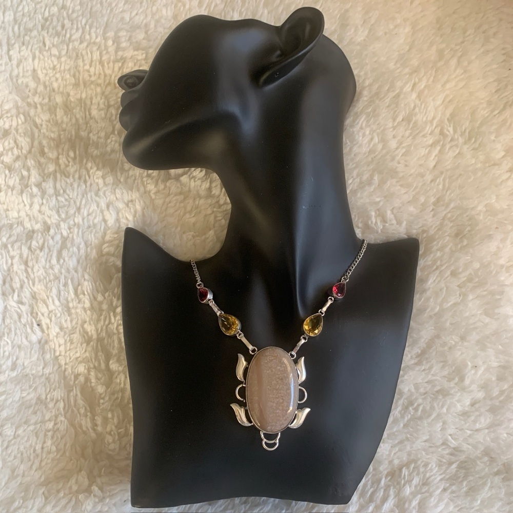 2325 Elegant Silver and Brown Necklace with Gemstone Accents - Picture 5 of 6